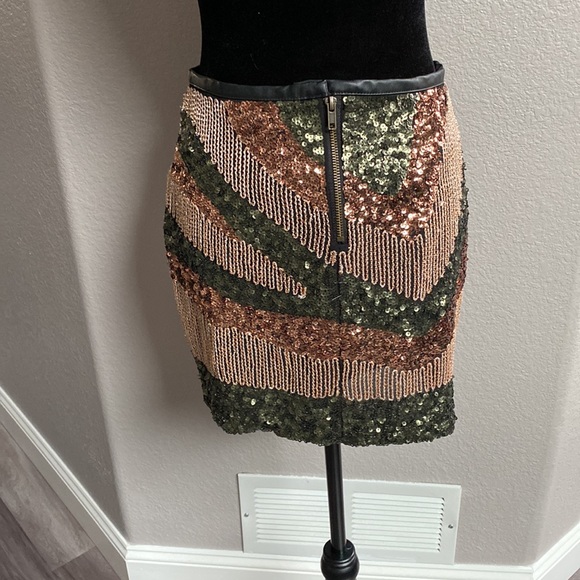 H&M Sequined Skirt Size 4 - Picture 3 of 7